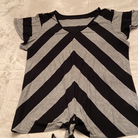 Top - Picture 3 of 4